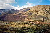 Marocco meridionale - La strada per il passo del Tizi n'Test (2092 m), in viaggio verso Marrakech 